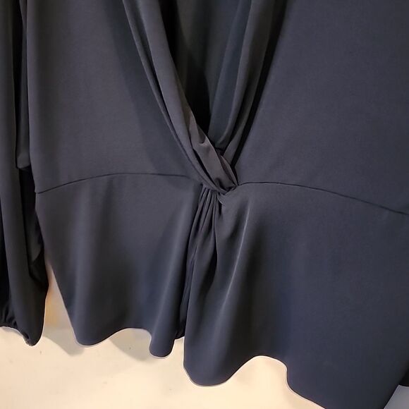 Beautiful IMAN top 2X perfect condition - Picture 3 of 5